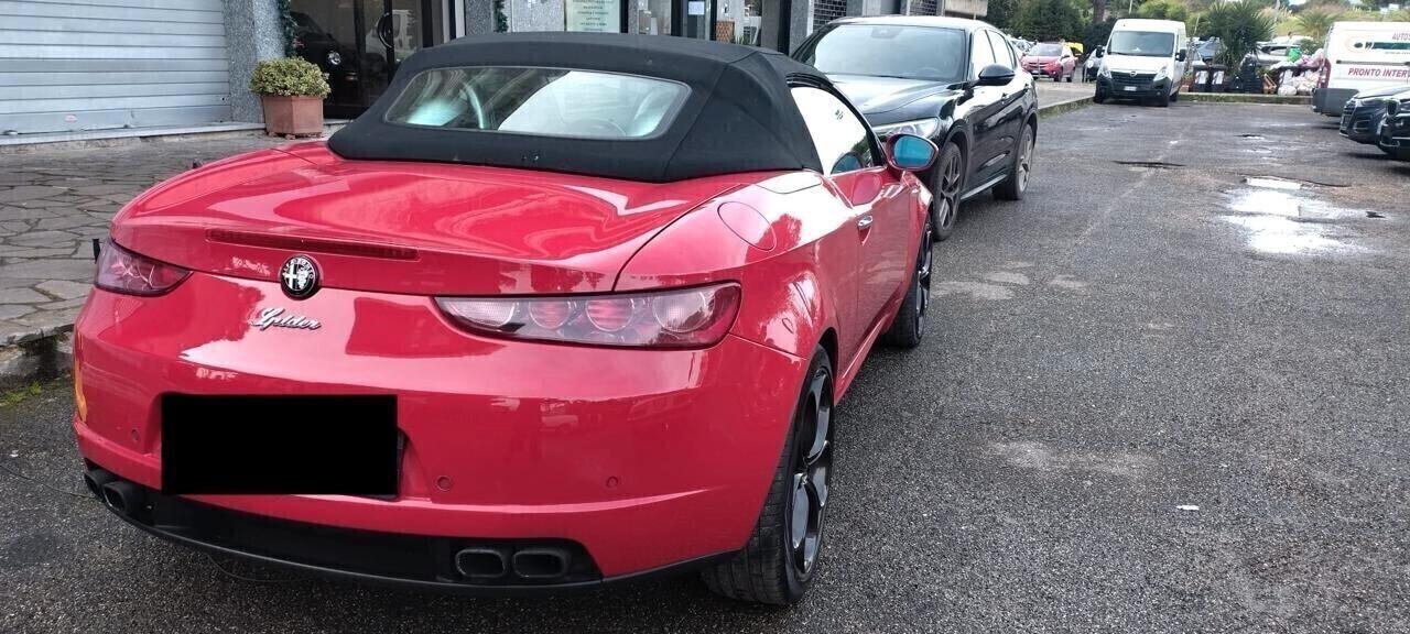 Alfa Romeo Spider 3200 V6