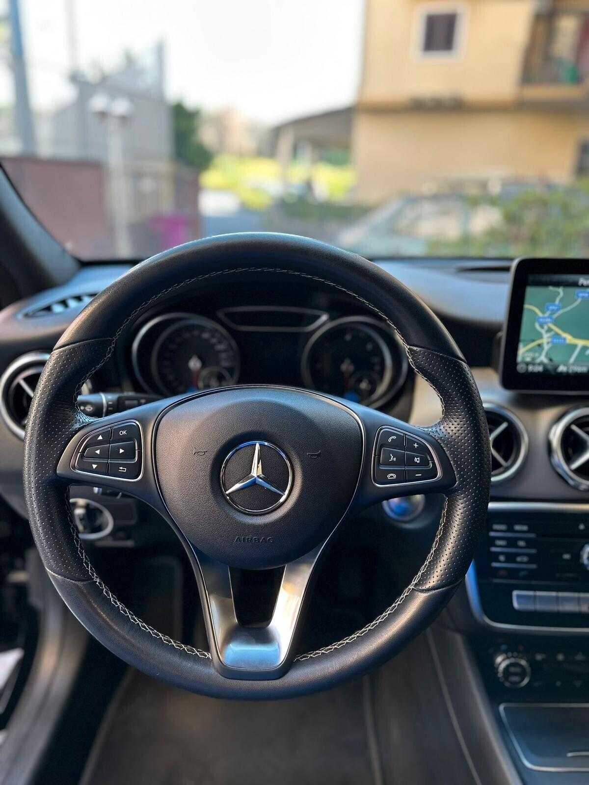 Mercedes-benz GLA 180d Sport Enduro *NEOPATENTATI*