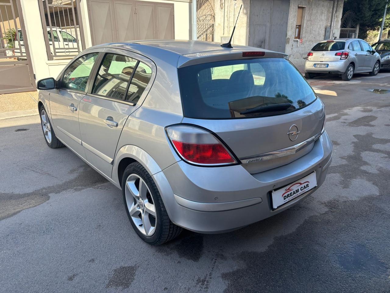 Opel Astra 1.9 16V CDTI 150CV 5 porte Cosmo