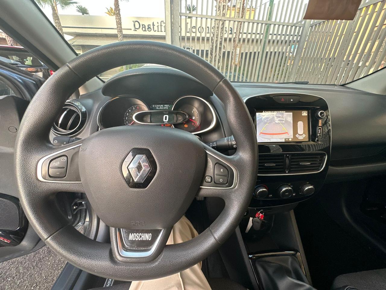 Renault Clio TCe 12V 90 CV GPL 5 porte Moschino Zen NAVI RETROCAMERA SENSORI PARK