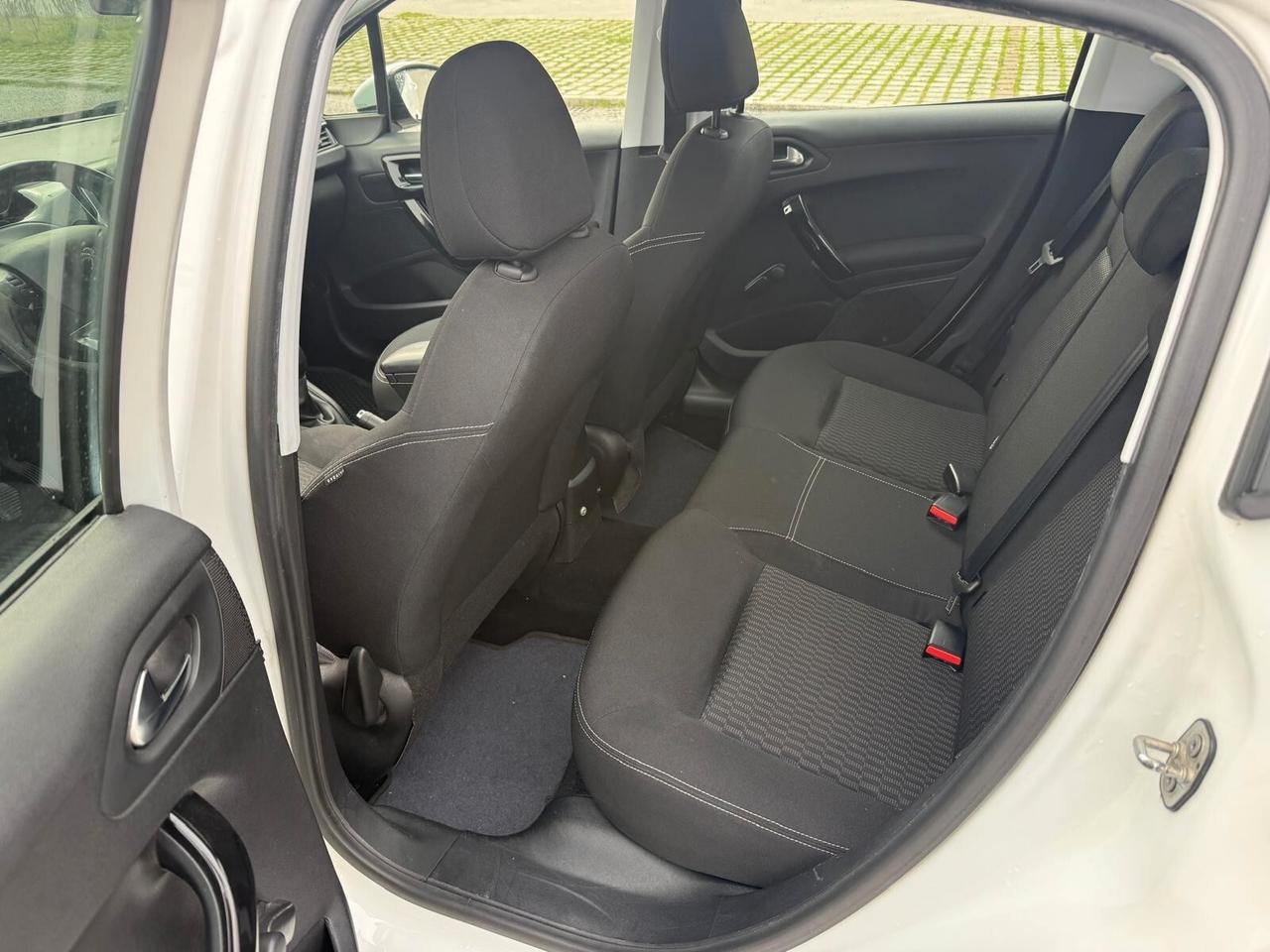 Peugeot 208 BlueHDi 75 5 porte Allure