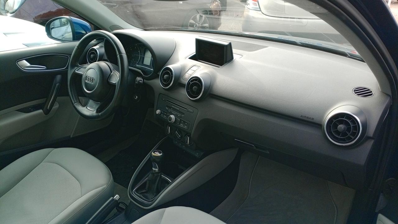 Audi A1 1.6 TDI 105 CV Attraction( per neopatentati