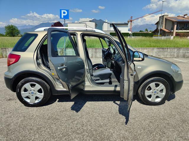 FIAT Sedici 1.6 BENZ./ G.P.L. 4x4 Emotion
