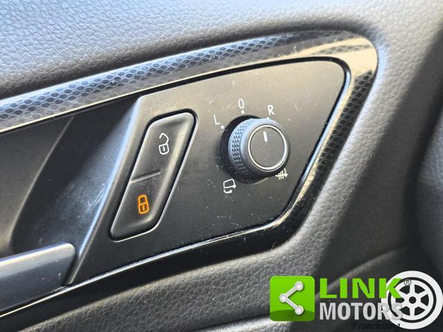 VOLKSWAGEN Golf TGI 110CV Highline DSG