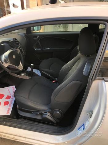 Alfa Romeo MiTo, 1.3 jtdm Distinctive 85cv