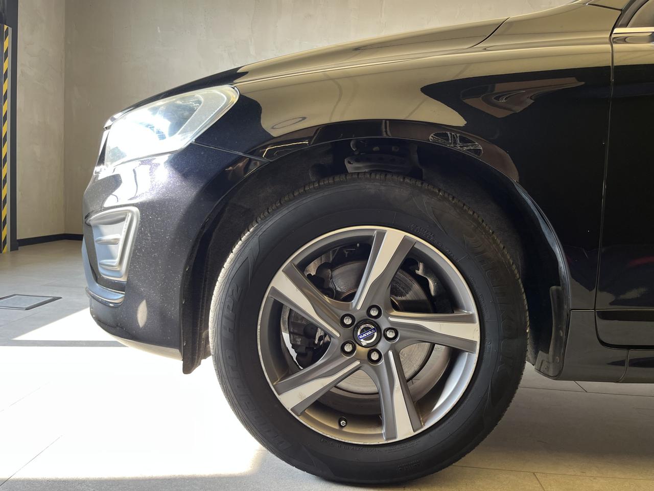 VOLVO XC60 I - XC60 2.0 d4 R-design Momentum 181cv geartronic