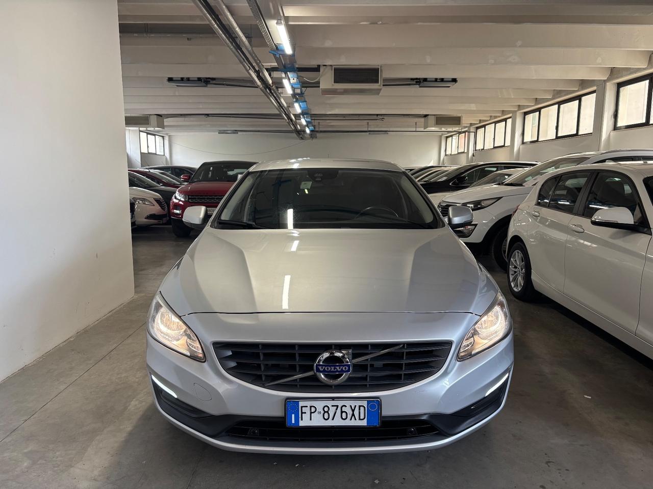 Volvo V60 D2 Geartronic R-design