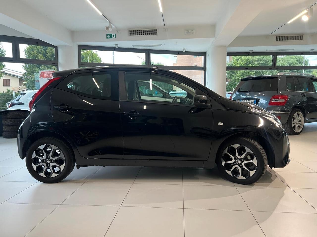 Toyota Aygo Connect 1.0 VVT-i 72 CV 5 porte x-play