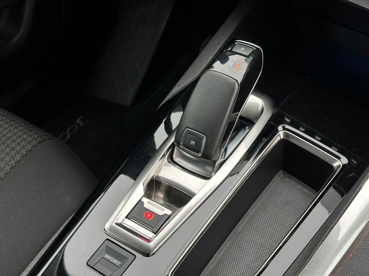 PEUGEOT 3008 1.5 BlueHDi 130 S&S EAT8 Business