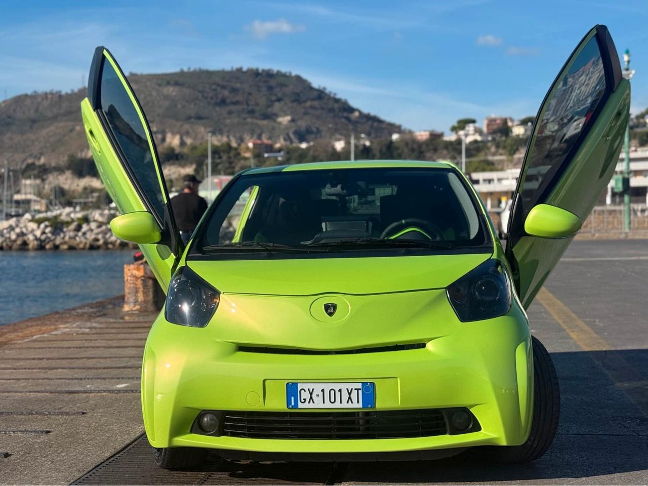 Toyota iQ 1.0 ACCESSORIATA STILE LAMBORGHINI PORTE ALI DI GABBIANO PERMUTE 3336121884