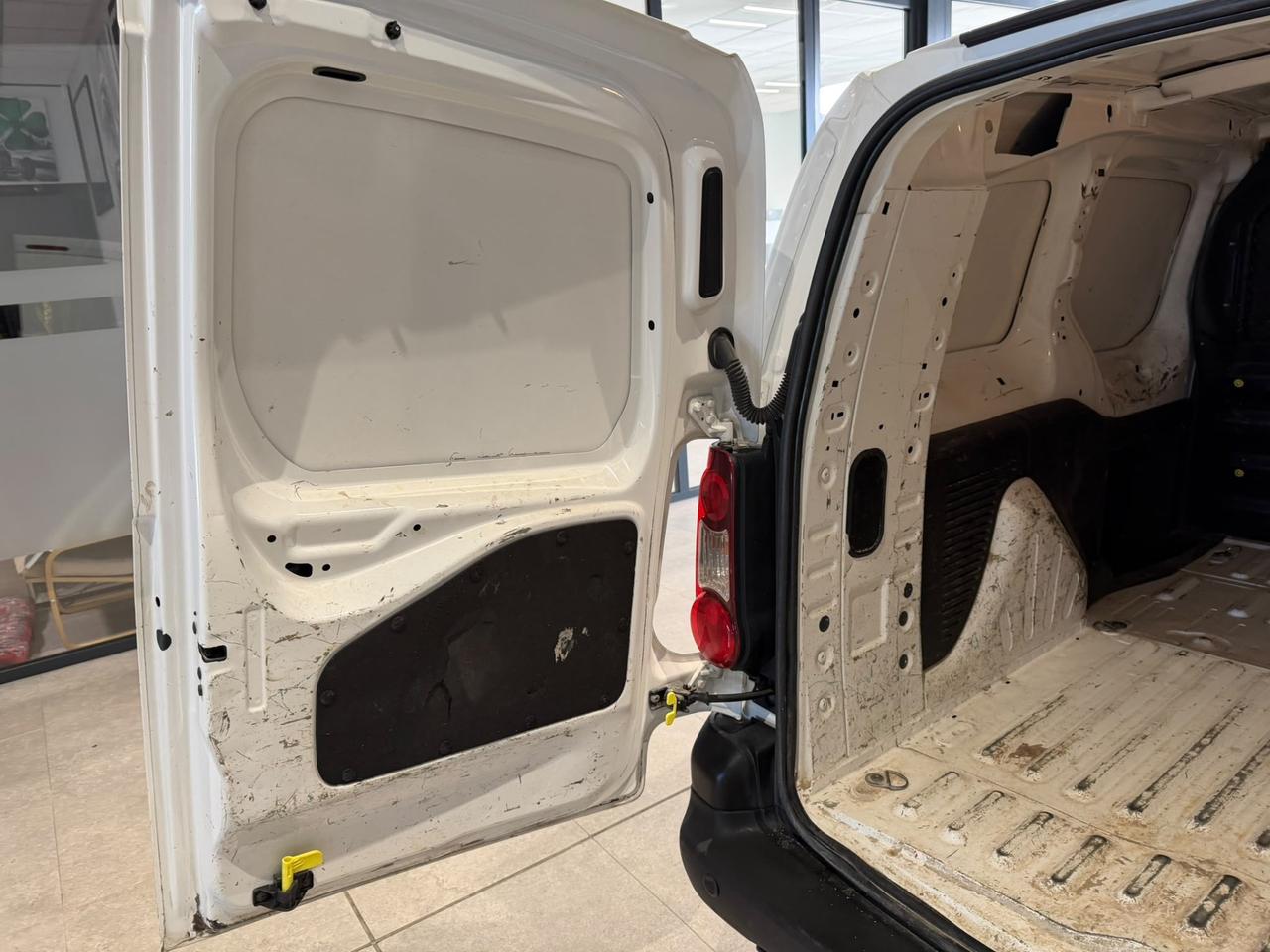 Peugeot Partner BlueHDi 100 ETG6 S&S L1 Furgone Premium