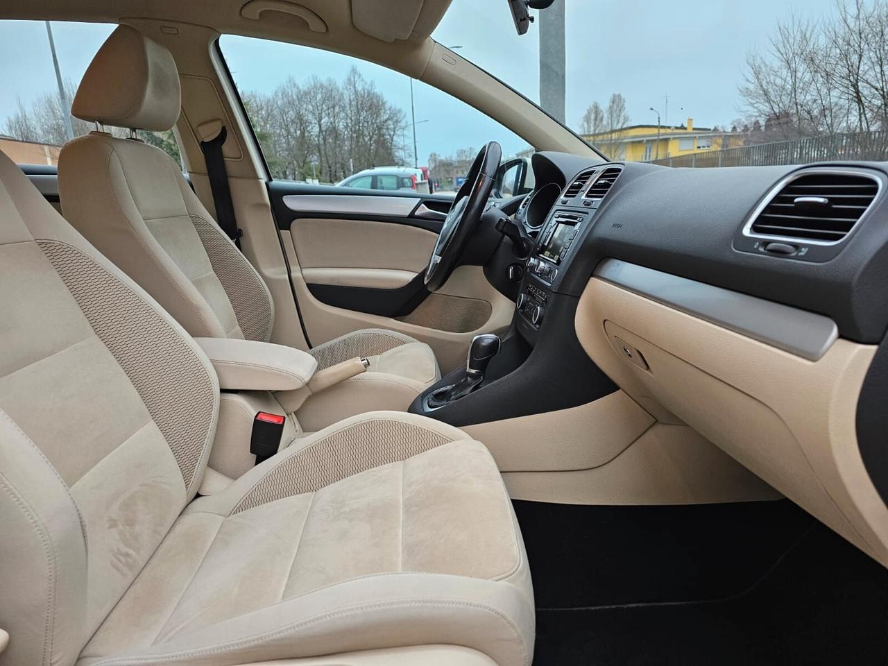 Volkswagen Golf 2.0 TDI 140cv DSG Highline*Pdc*Bi-Xeno*17*