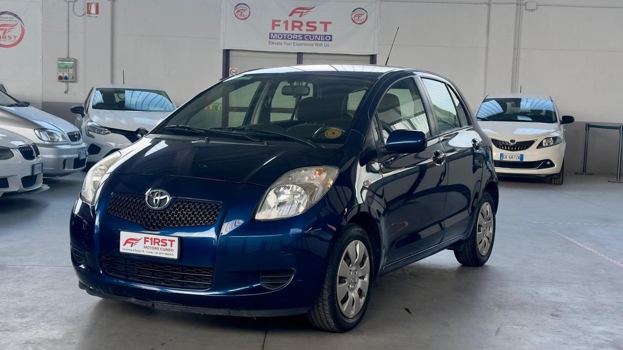 Toyota Yaris 1.0 5 porte Sol