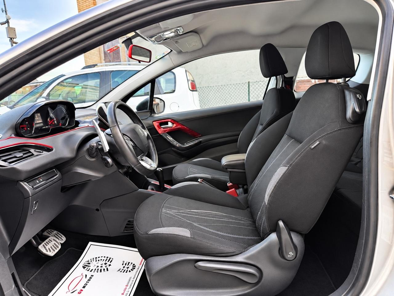 Peugeot 208 1.4 e-HDi 68 CV - CAMBIO AUTOMATICO