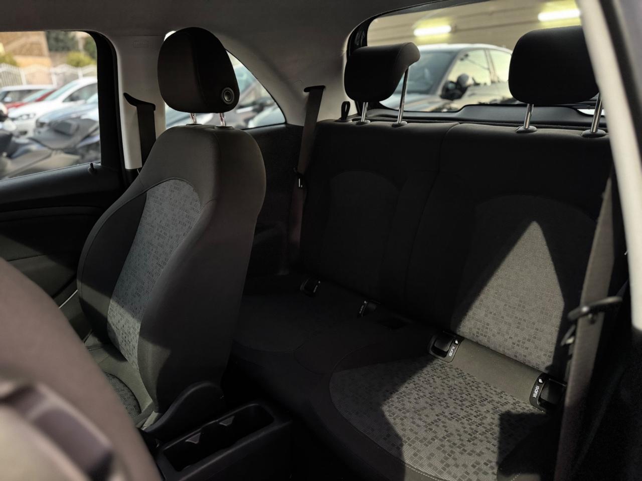 Opel Adam 1.4 GPL Tech Glam b-color