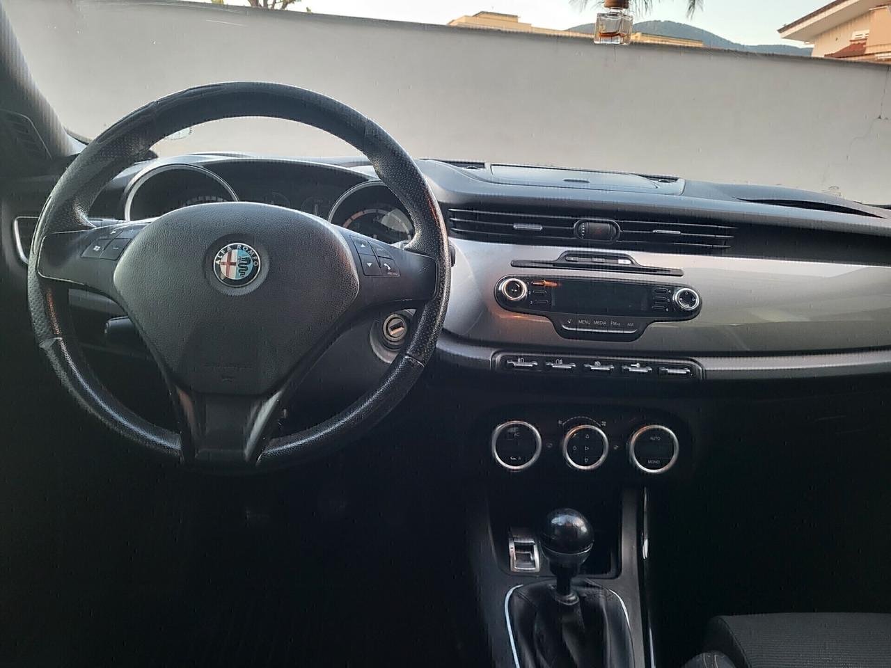 Alfa Romeo Giulietta 1.6 JTDm-2 105 CV Distinctive 05/2011