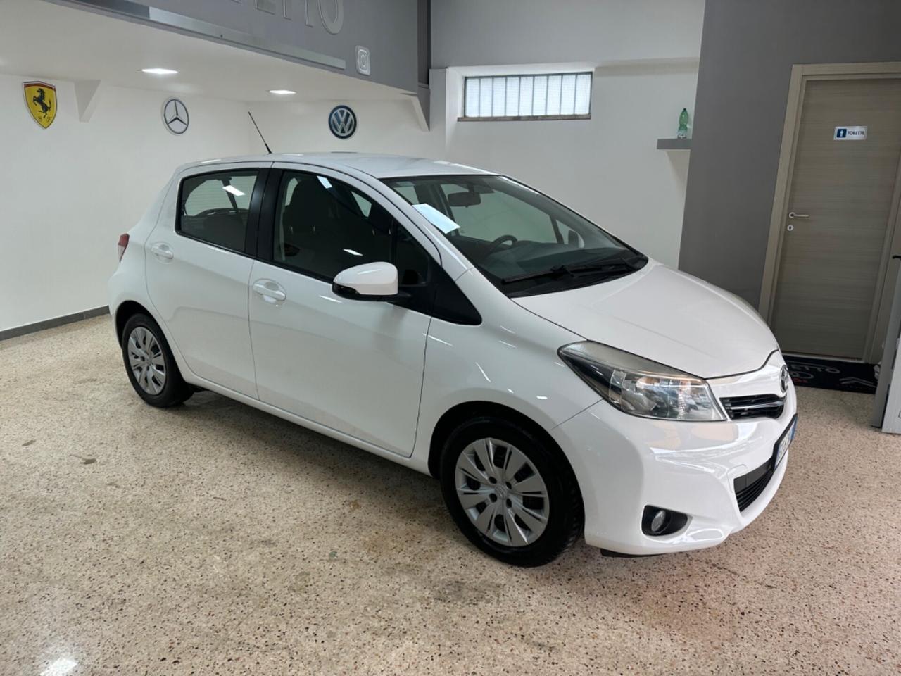 Toyota Yaris 1.0 5 porte Lounge