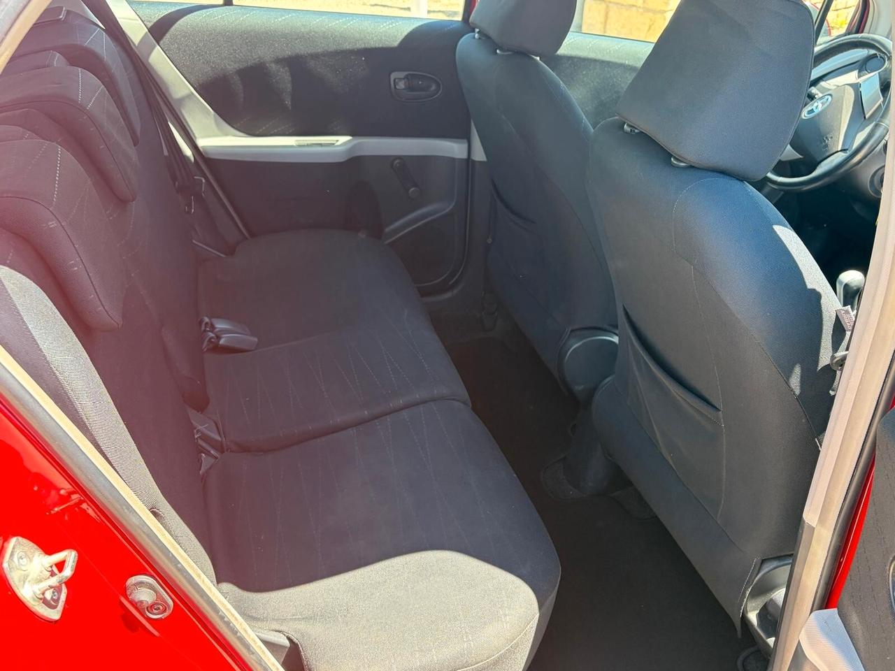 Toyota Yaris 1.3 5 porte Luna