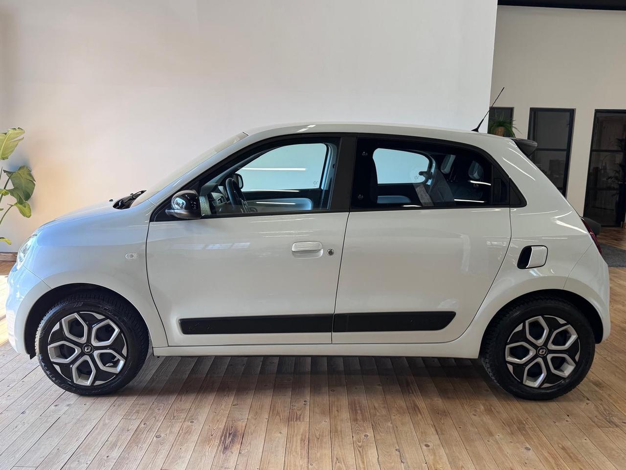 Renault Twingo 1.0 65cv NEOPATENTATI , LED NAVI CLIMA AUTO, UNIPRO