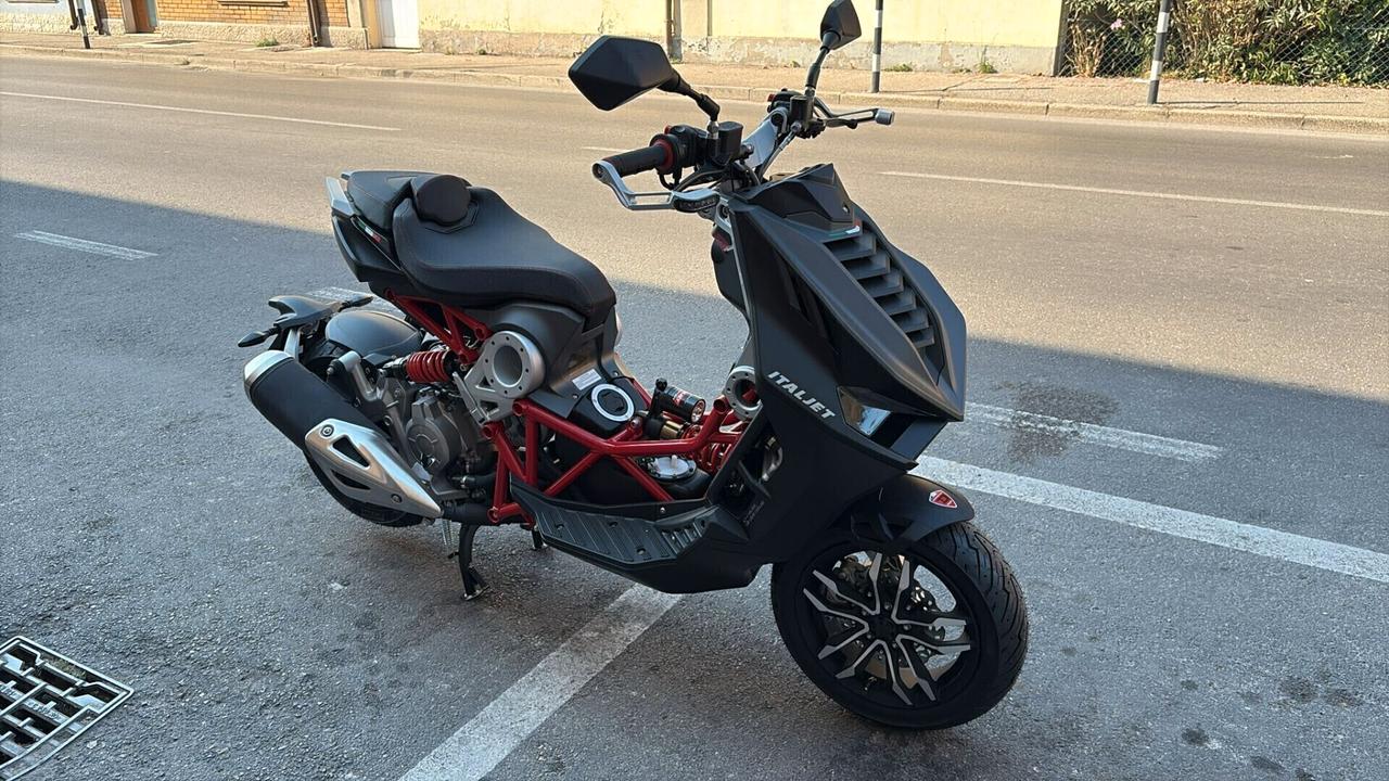 Italjet Dragster 125 DEMO a KM0 a Euro 3900 - nero/grigio
