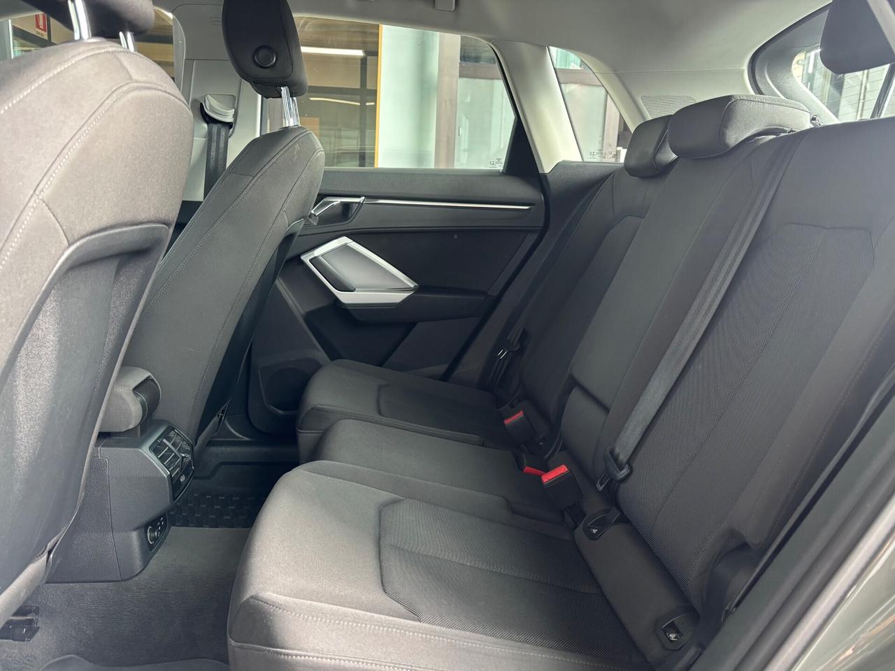 Audi Q3 35 TDI S line edition