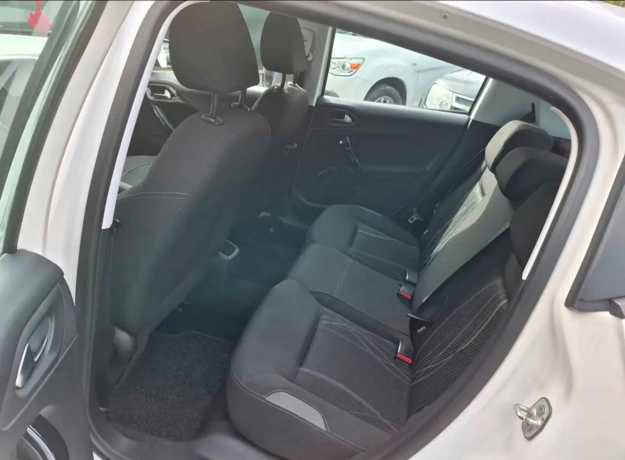 Peugeot 208 1.2 VTi 82 CV 5 porte Allure