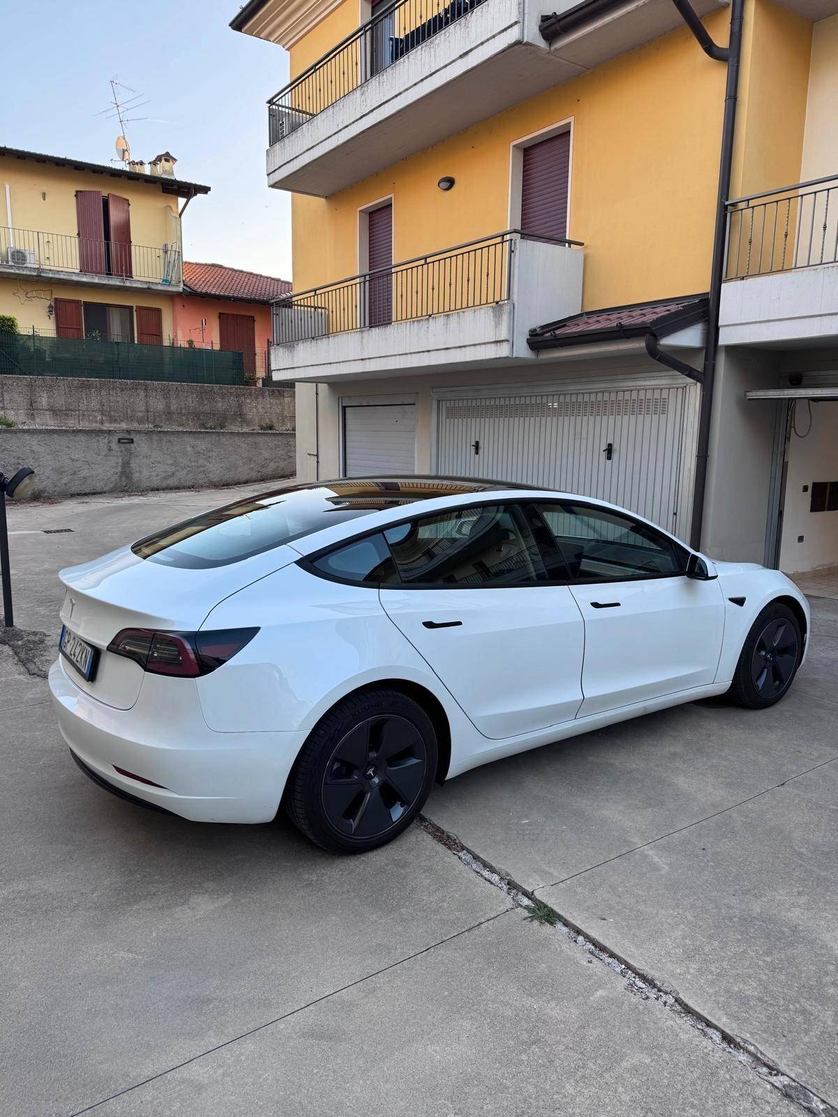 Tesla Model 3 RWD