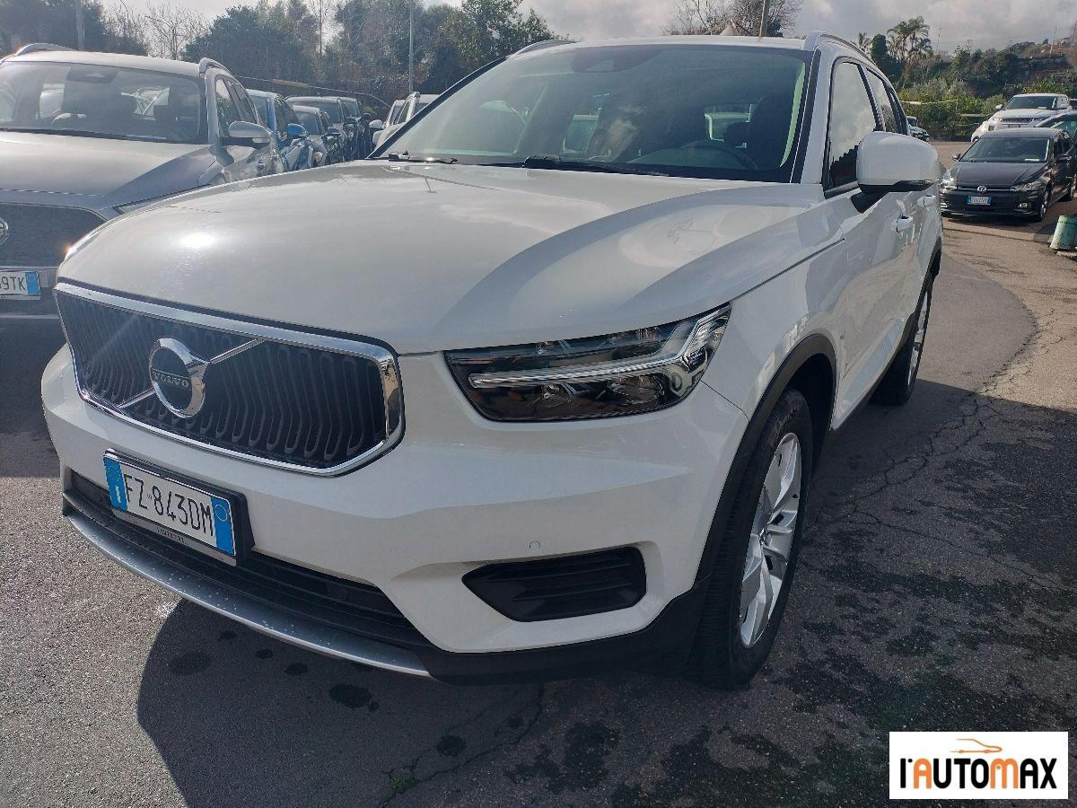 VOLVO - XC40 - 2.0 D3 Momentum - Autocarro 5 Posti