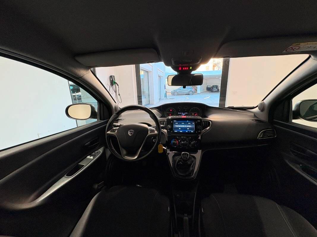 Lancia Ypsilon III 1.0 firefly hybrid Gold s&s 70cv 5p.ti