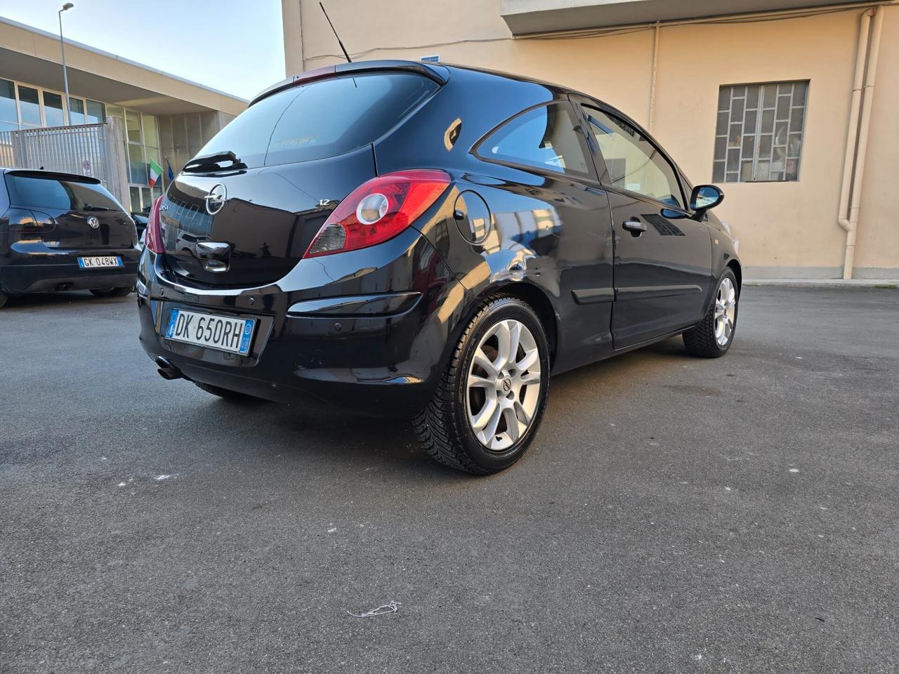 Opel corsa 1.2 benz perfetta neopatentati possibilita 12 mesi garanzia