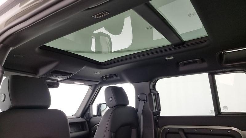 Land Rover Defender 110 3.0D I6 200 CV AWD Auto X-Dynamic SE