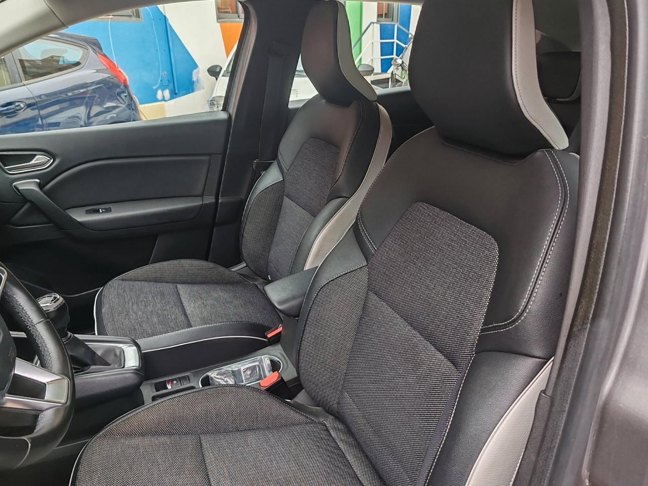 Renault Captur TCe 100 CV Intens