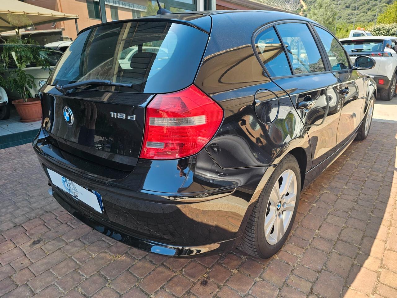 Bmw 118d 5 porte Attiva