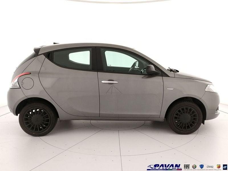 Lancia Ypsilon 1.0 Hybrid 70cv Silver