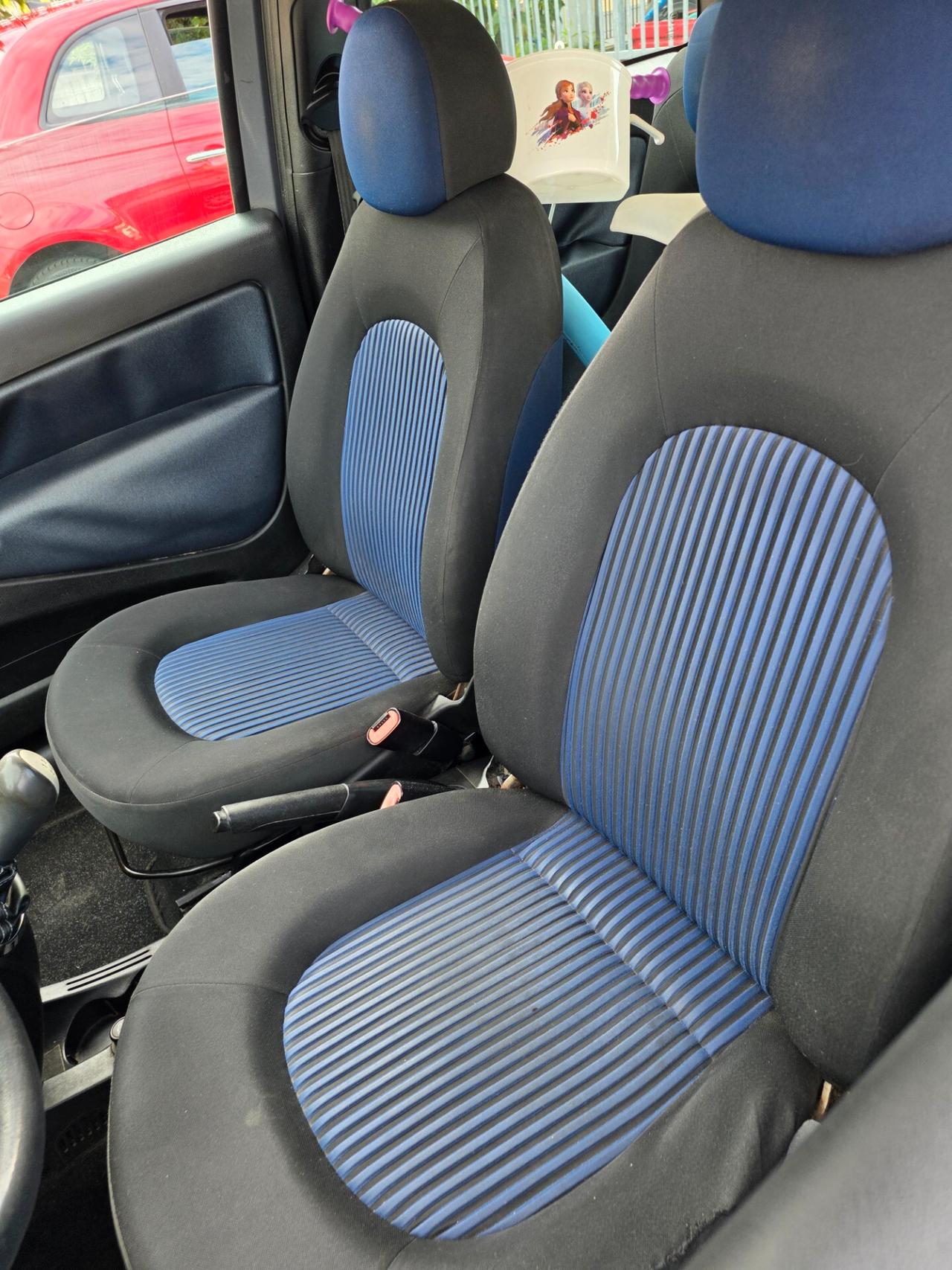 Lancia Ypsilon 1.3 MJT 75 CV Argento