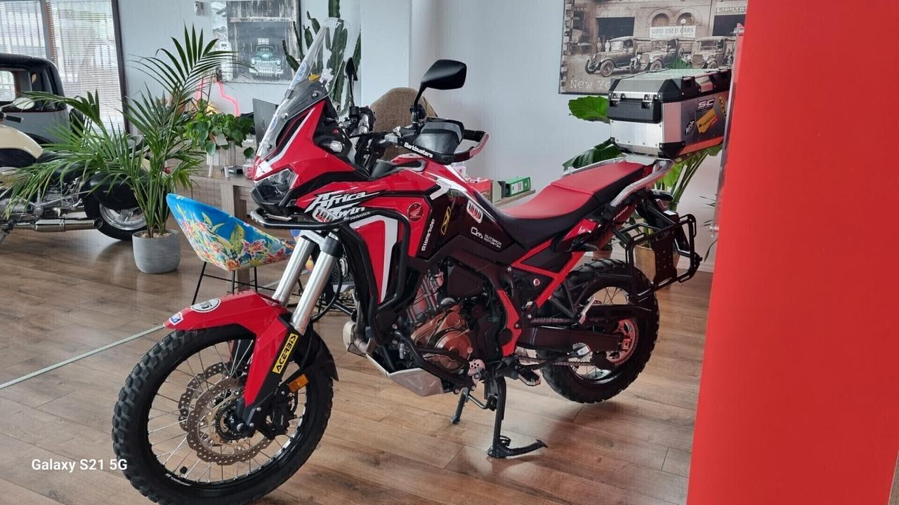 Honda CRF 1100 Honda CRF 1100 . africa twin DCT Cambio Autom.