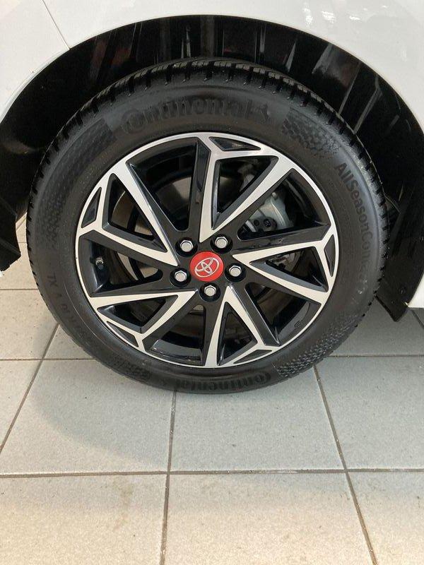 Toyota Yaris Hybrid Trend MY22