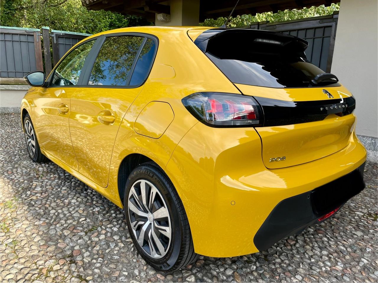 Peugeot 208 PureTech 1.2 Active *SOLO 27000 KM*