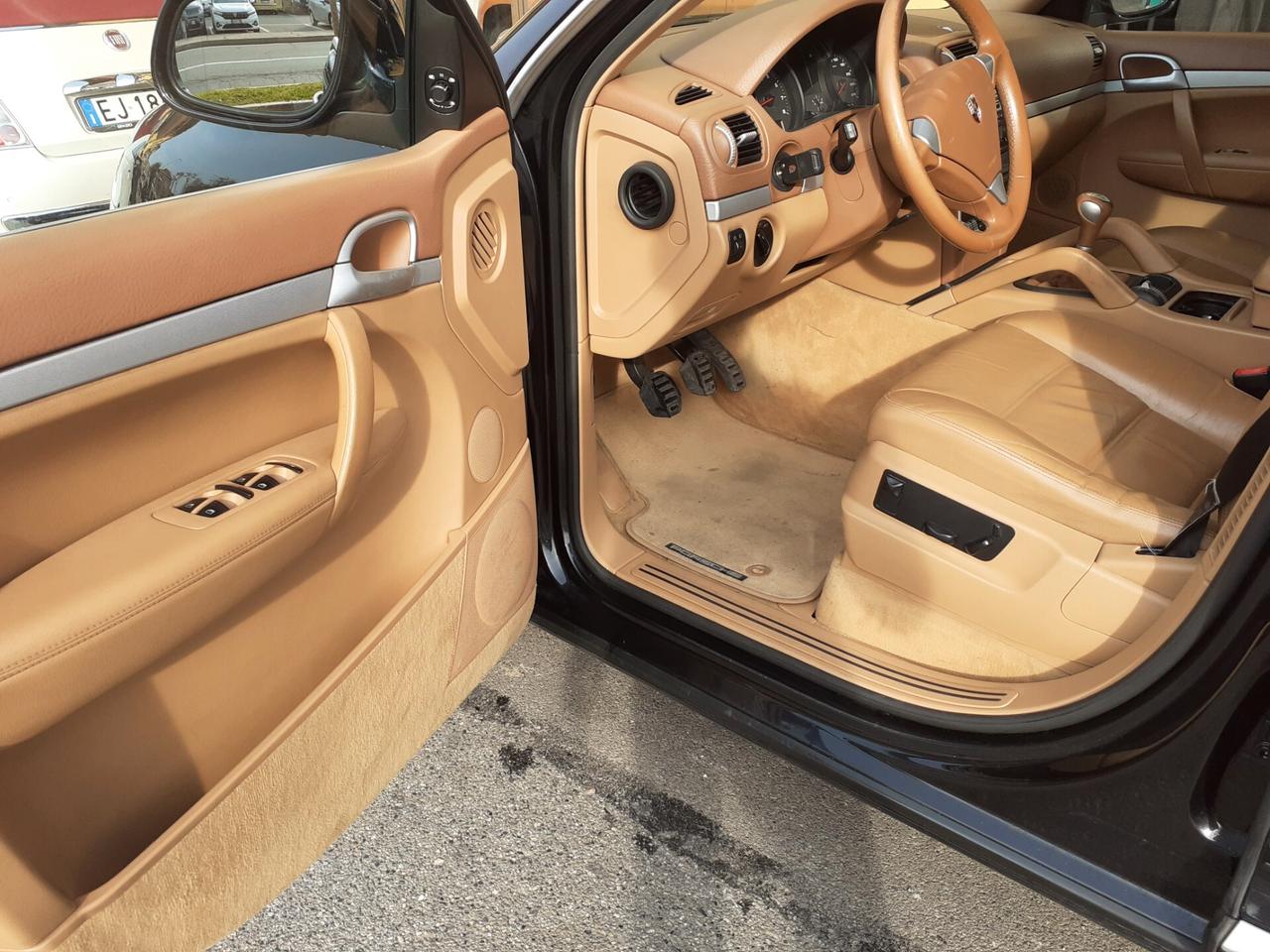 Porsche Cayenne 3.2 V6