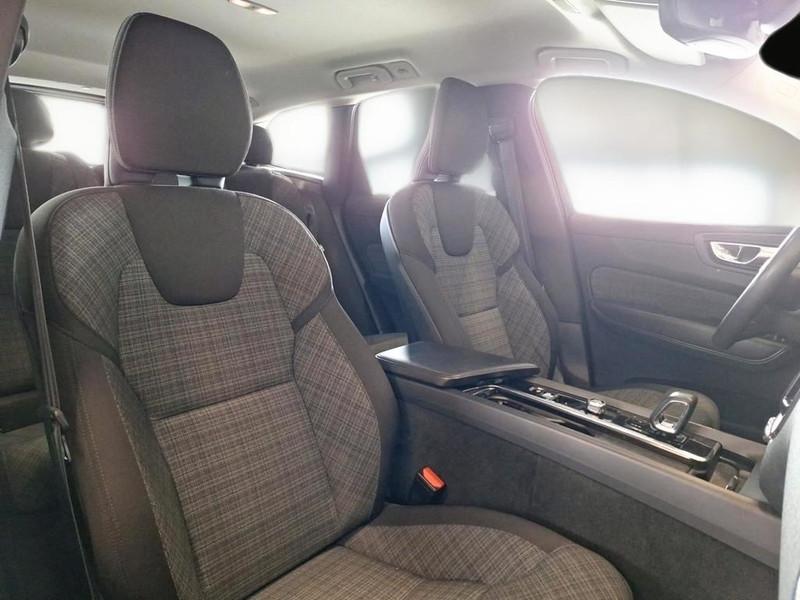 VOLVO XC60 B4 D AUTOMATICO CORE SUV