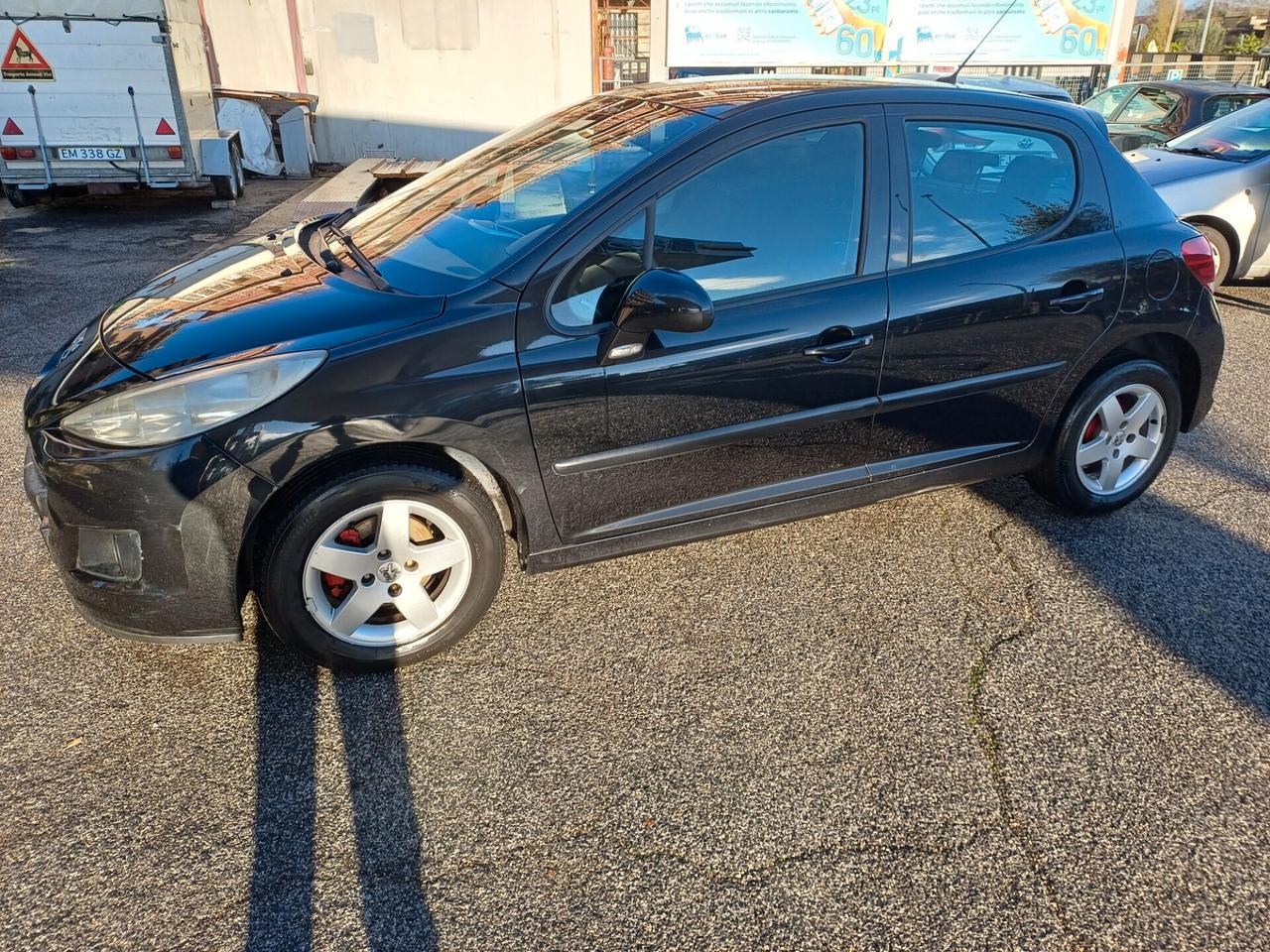 Peugeot 207 1.4 8V x neopatentati