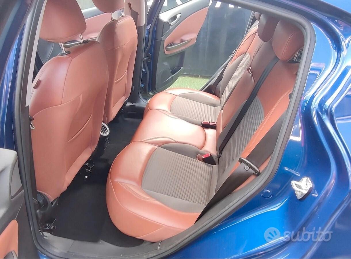 Alfa Romeo Giulietta 1.6 JTDm-2 120 CV Exclusive