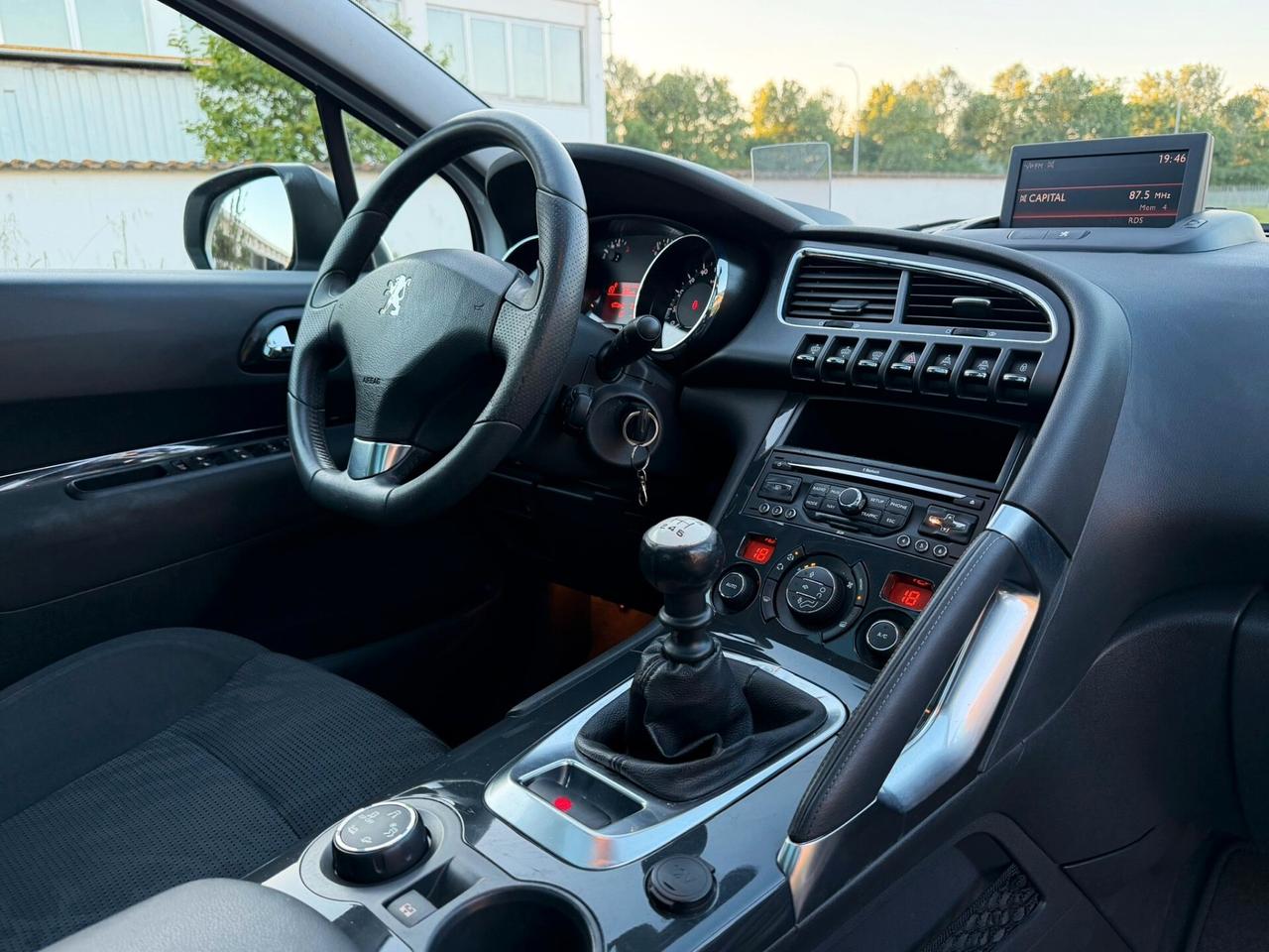 Peugeot 3008 1.6 HDi 115CV Business