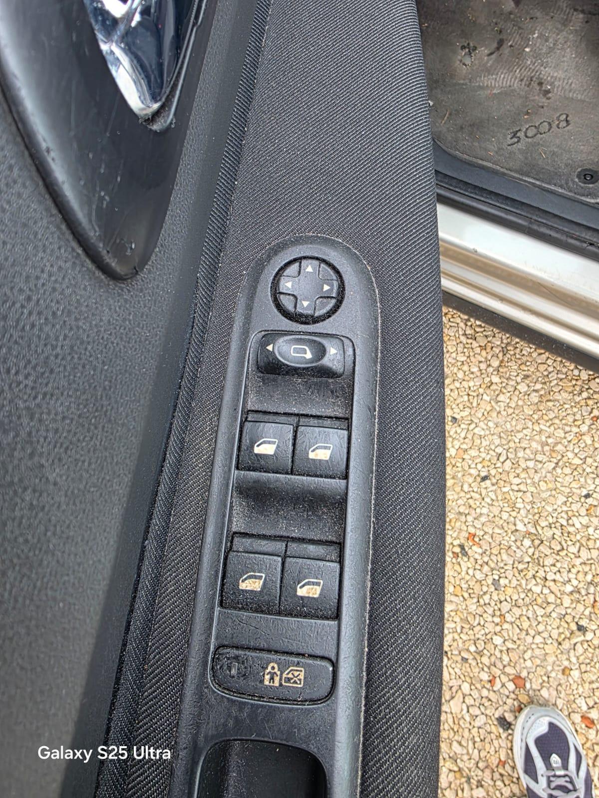 Peugeot 3008 1.6 HDi 110CV Business 116.000km