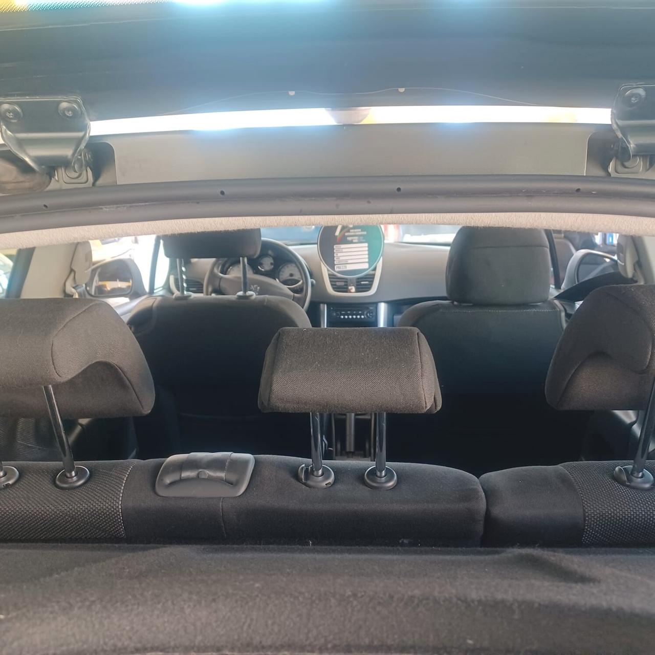 96438 km PEUGEOT 207 1.4 NEOPATENTATI