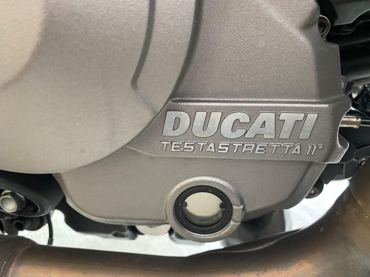 DUCATI MONSTER 821 ABS
