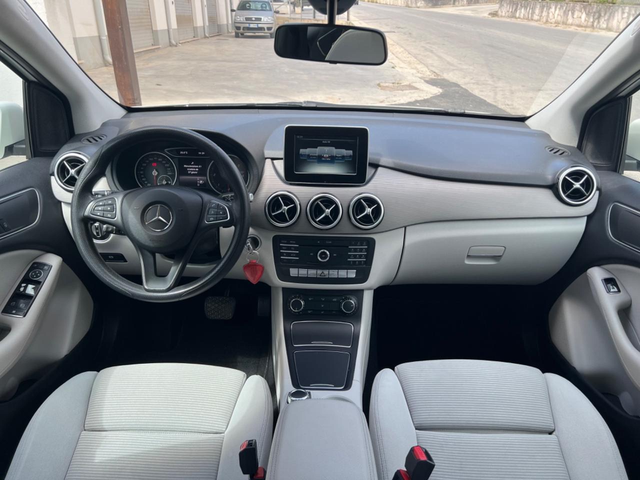 Mercedes-benz B 200 B 200 d Sport