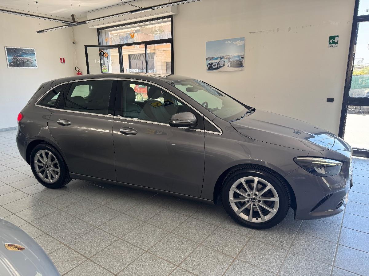 MERCEDES B180 d Automatic Sport BURMESTER/ LUCI AMBIENT/ PELLE/ LED