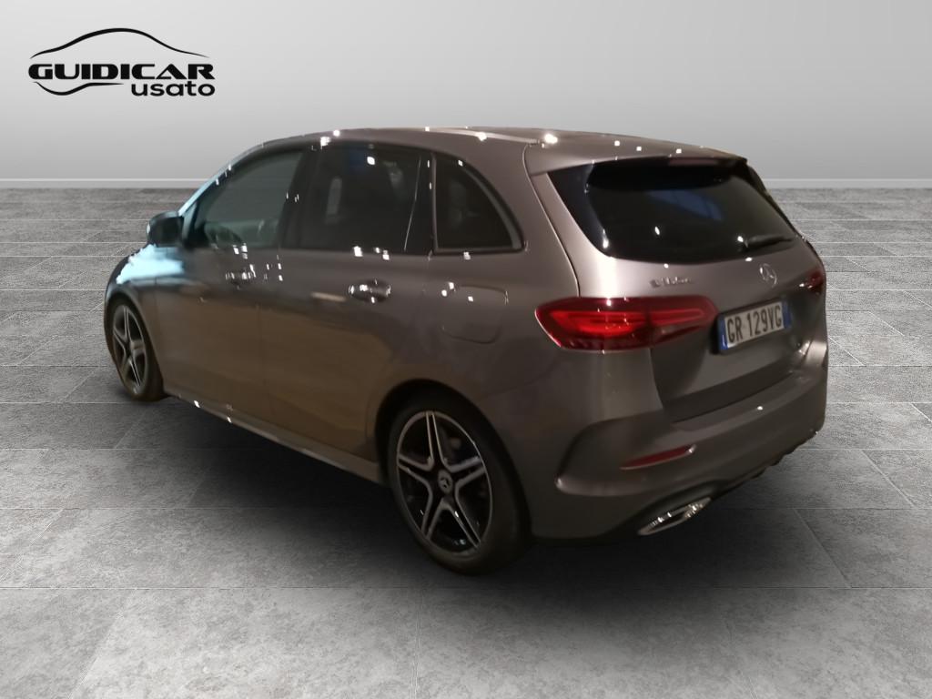 Mercedes-Benz Classe B - W247 2023 - B 180 d AMG Line Advanced Plus auto