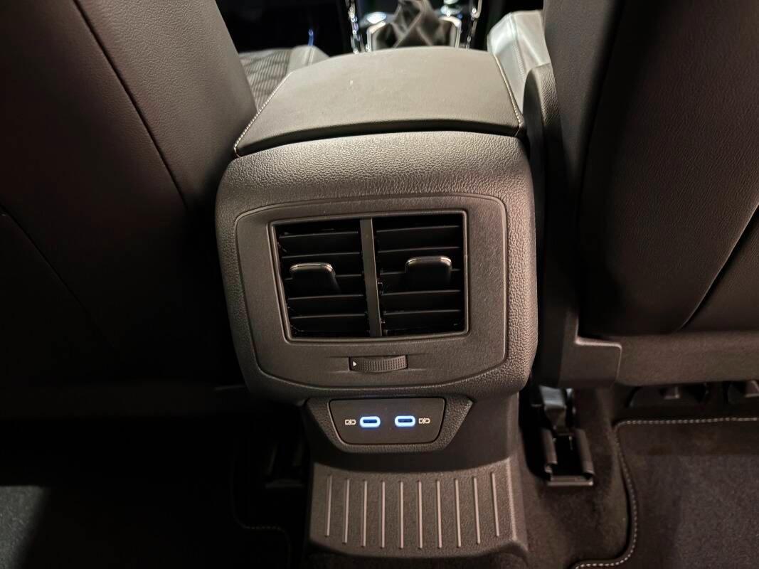 Volkswagen T-Roc 1.5 tsi R-Line dsg